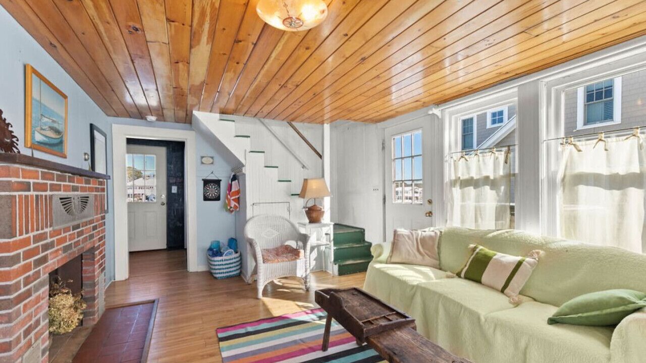 Photo of Livingroom in Silver Beach