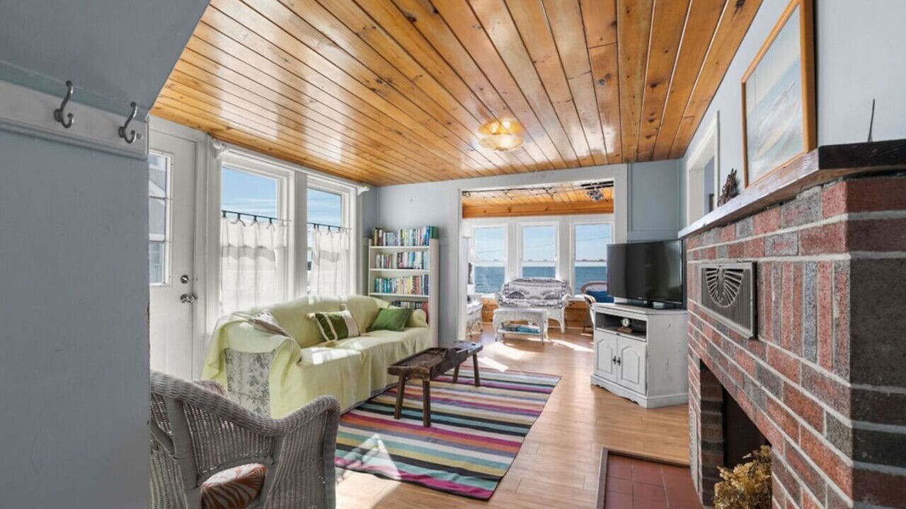 Photo of Livingroom in Silver Beach