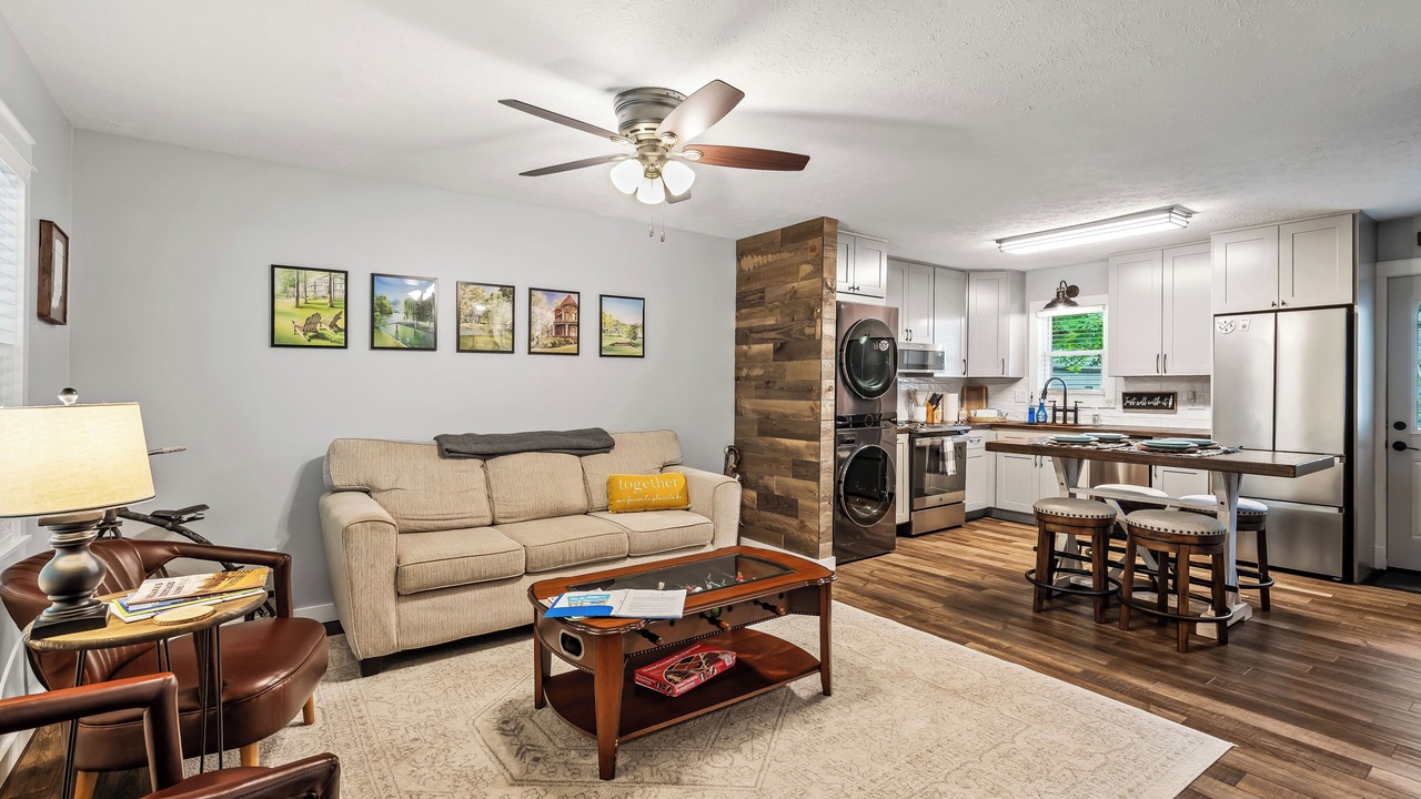 Photo of Livingroom in Winona Lake