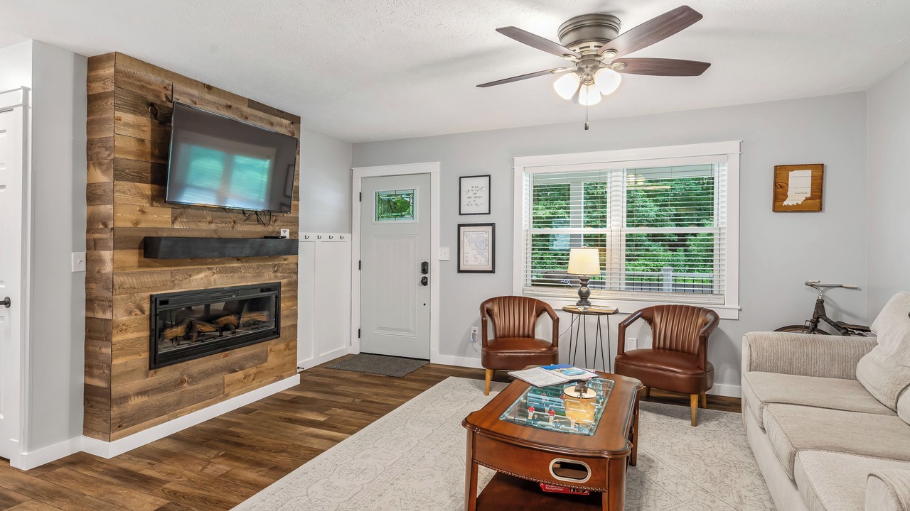 Photo of Livingroom in Winona Lake