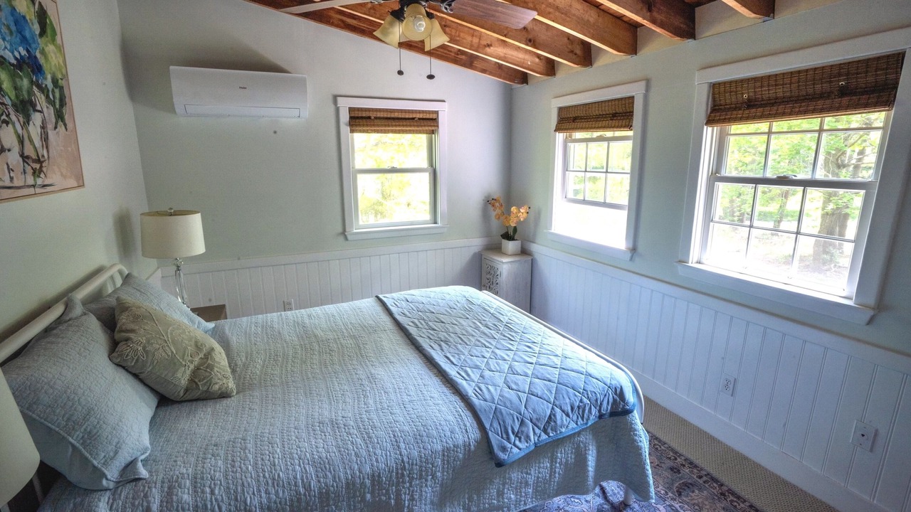 Photo of Bedroom in Manomet