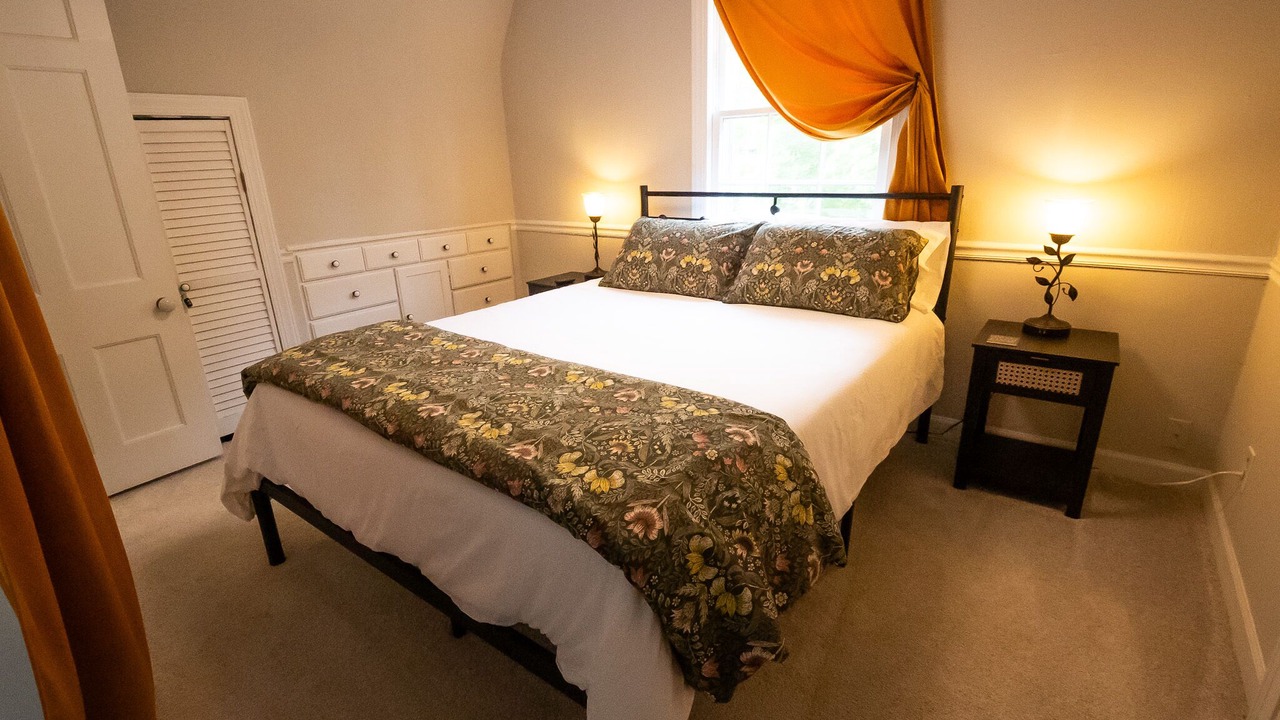Photo of Bedroom in Central Newport News