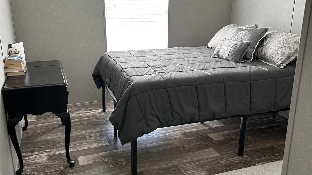 Photo of Bedroom in Falls of Rough
