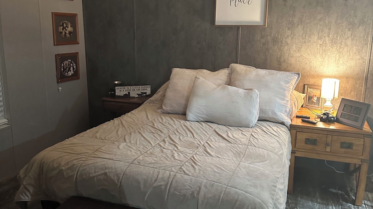 Photo of Bedroom in Falls of Rough