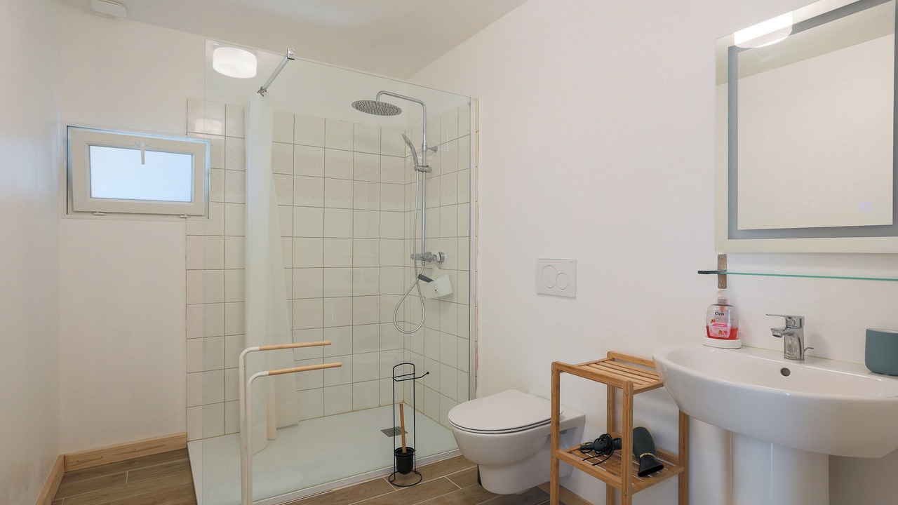 Photo of Bathroom in Saint-Michel-en-Greve