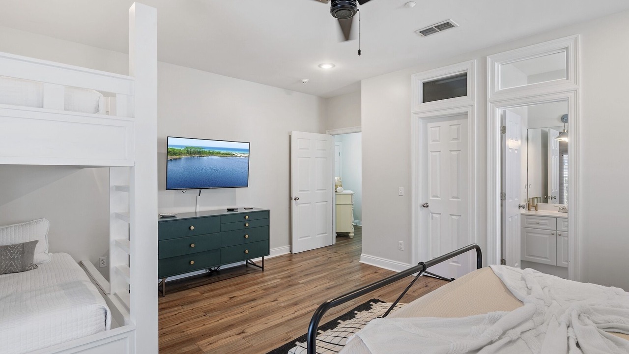 Photo of Bedroom in Laguna Beach Estates