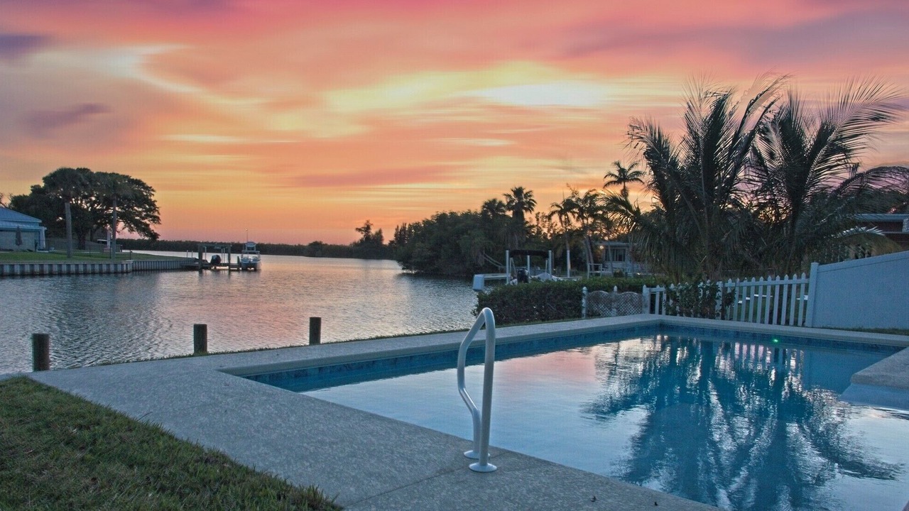 Photo of Others in Cocoa Isles