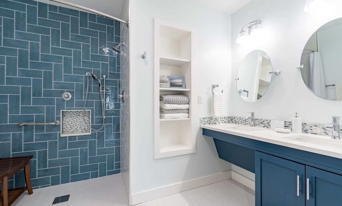 Photo of Bathroom in Cocoa Isles