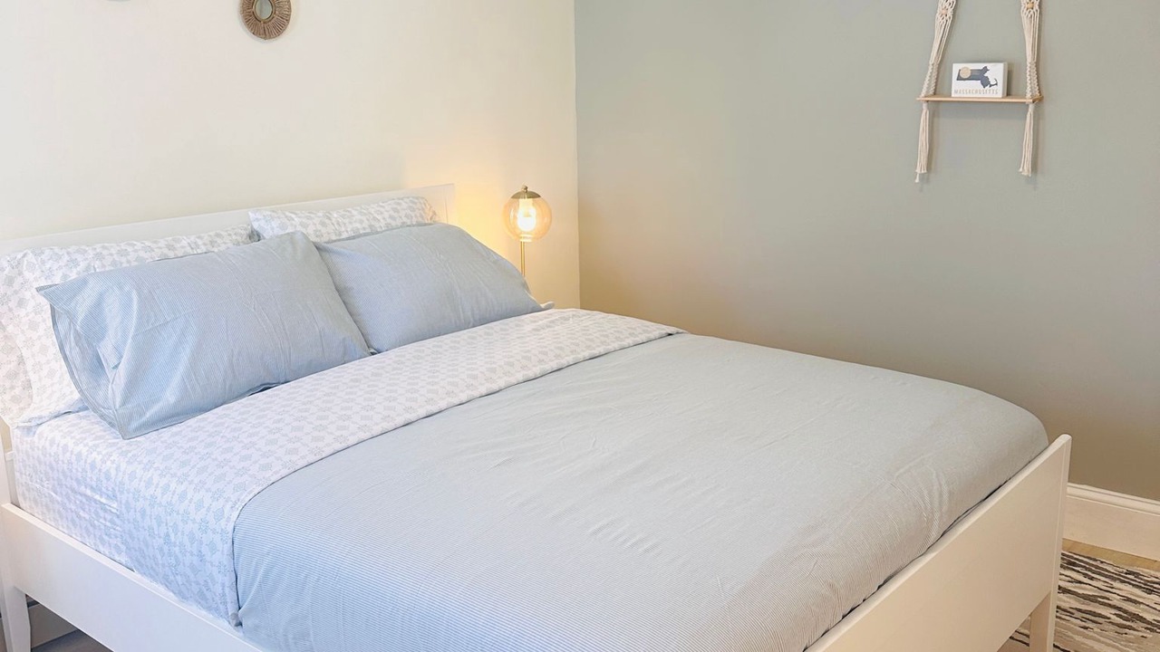 Photo of Bedroom in East Somerville