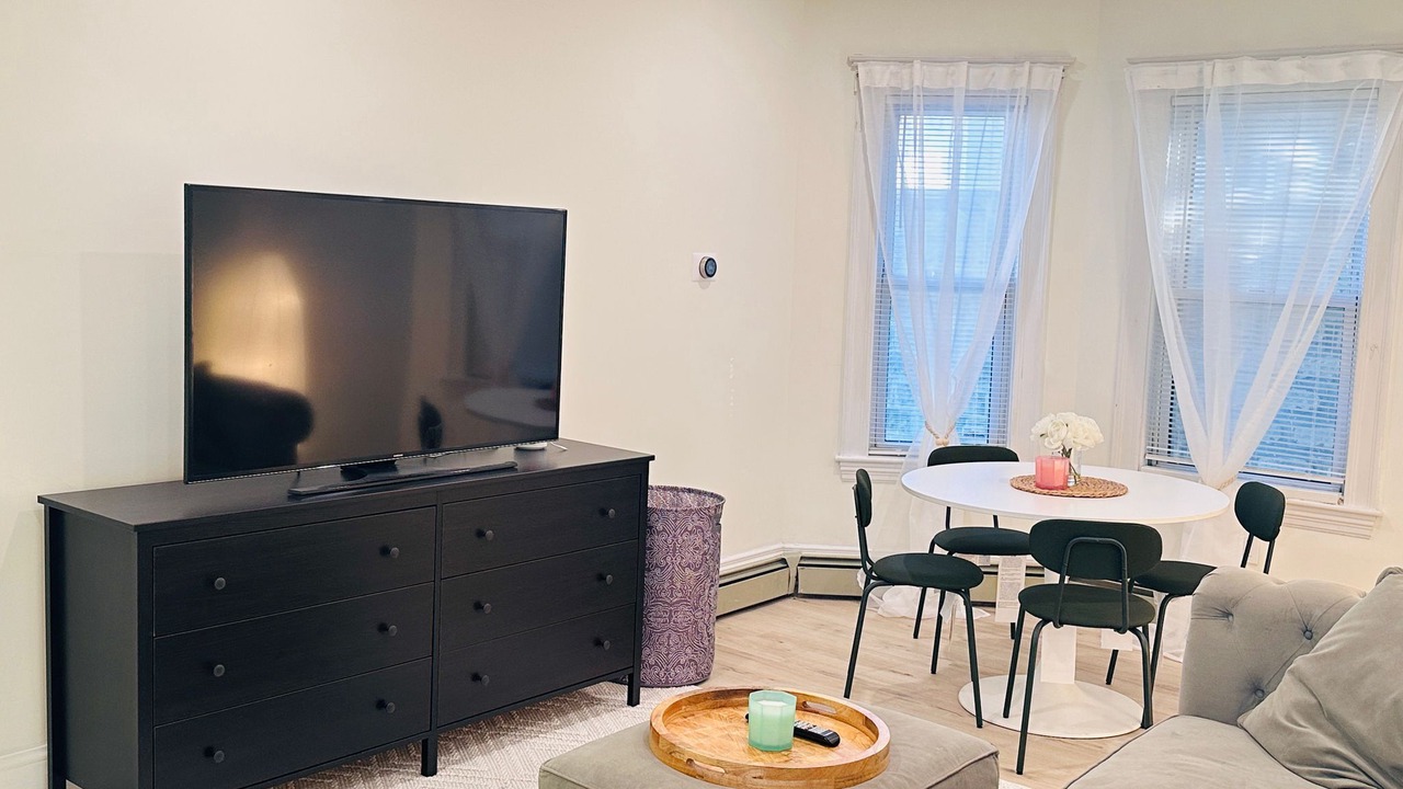 Photo of Livingroom in East Somerville