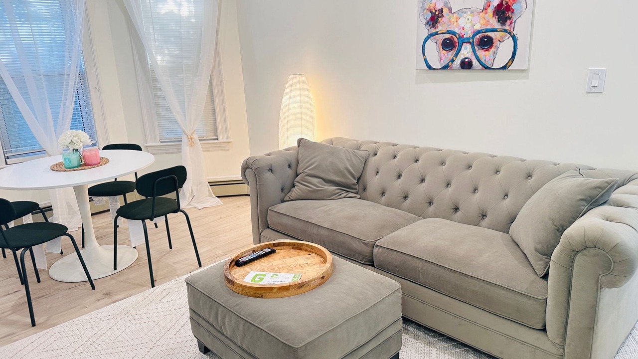 Photo of Livingroom in East Somerville