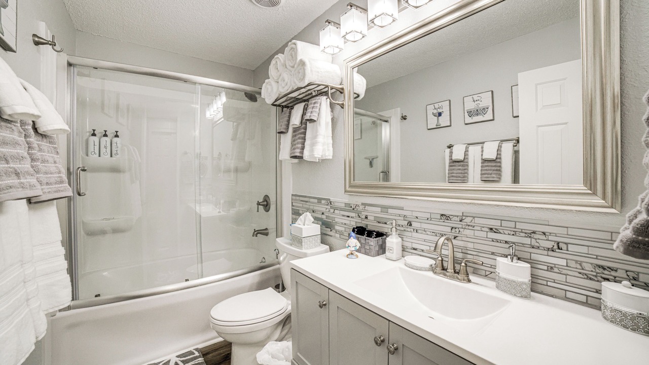 Photo of Bathroom in Town of Pines