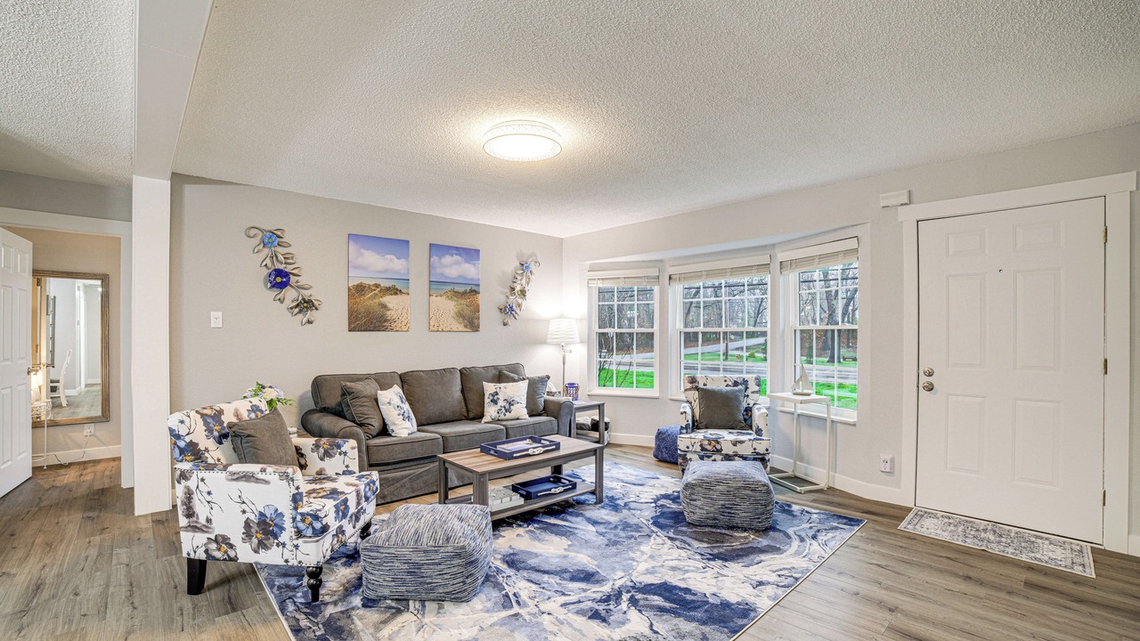 Photo of Bedroom in Town of Pines