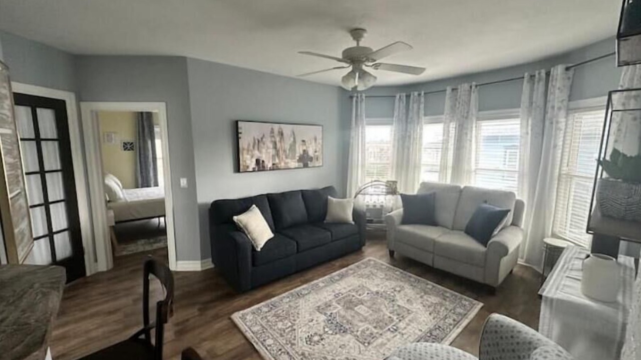 Photo of Livingroom in Oswego