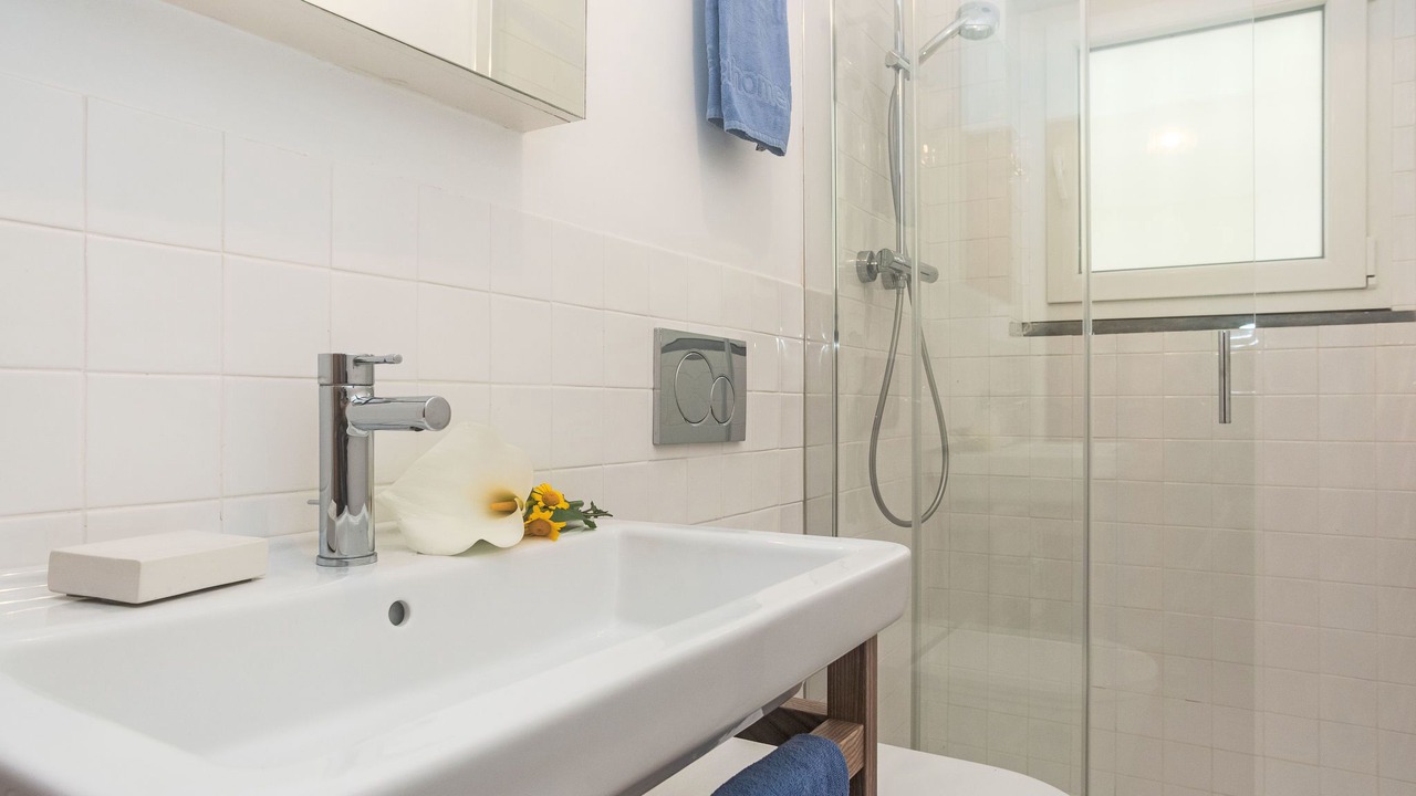 Photo of Bathroom in Colares