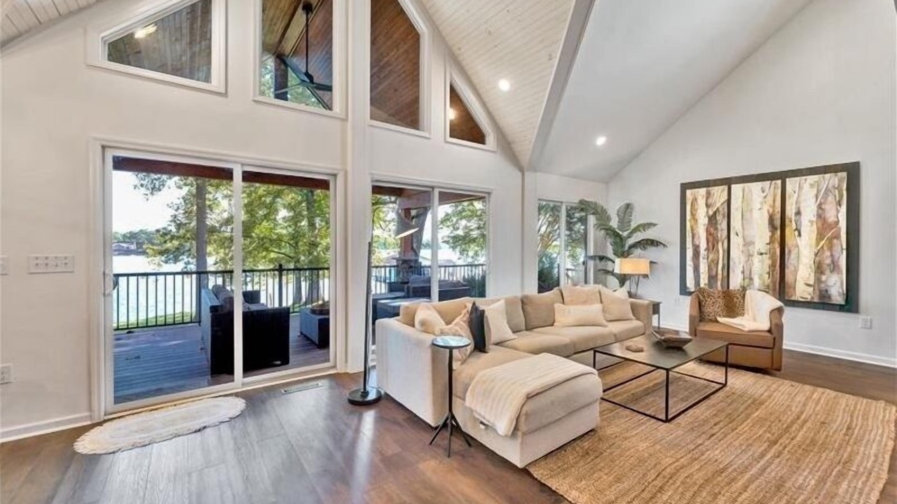 Photo of Livingroom in Huddleston