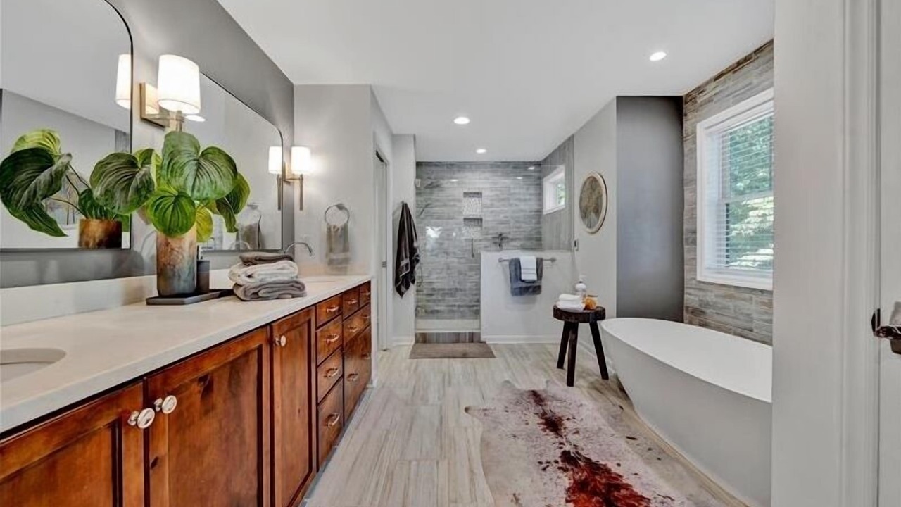 Photo of Bathroom in Huddleston
