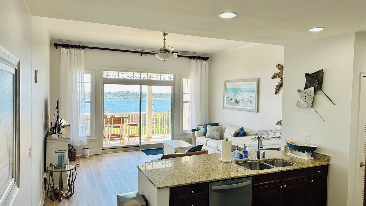 Photo of Patio Balcony in Upper Grand Lagoon