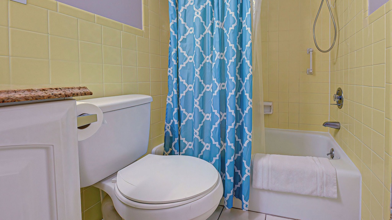 Photo of Bathroom in Golden Beach