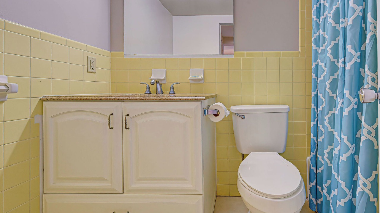 Photo of Bathroom in Golden Beach