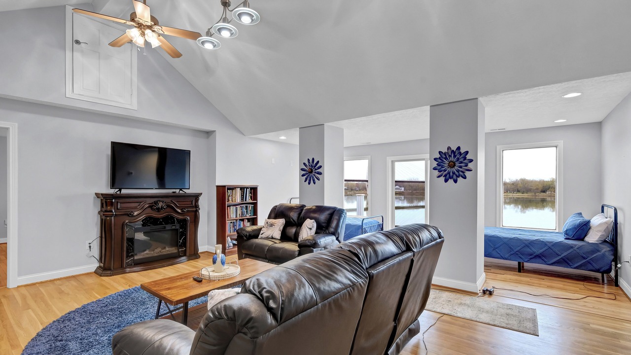 Photo of Livingroom in Jeffersonville