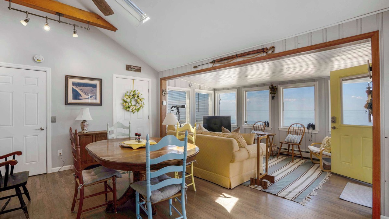 Photo of Livingroom in Wading River