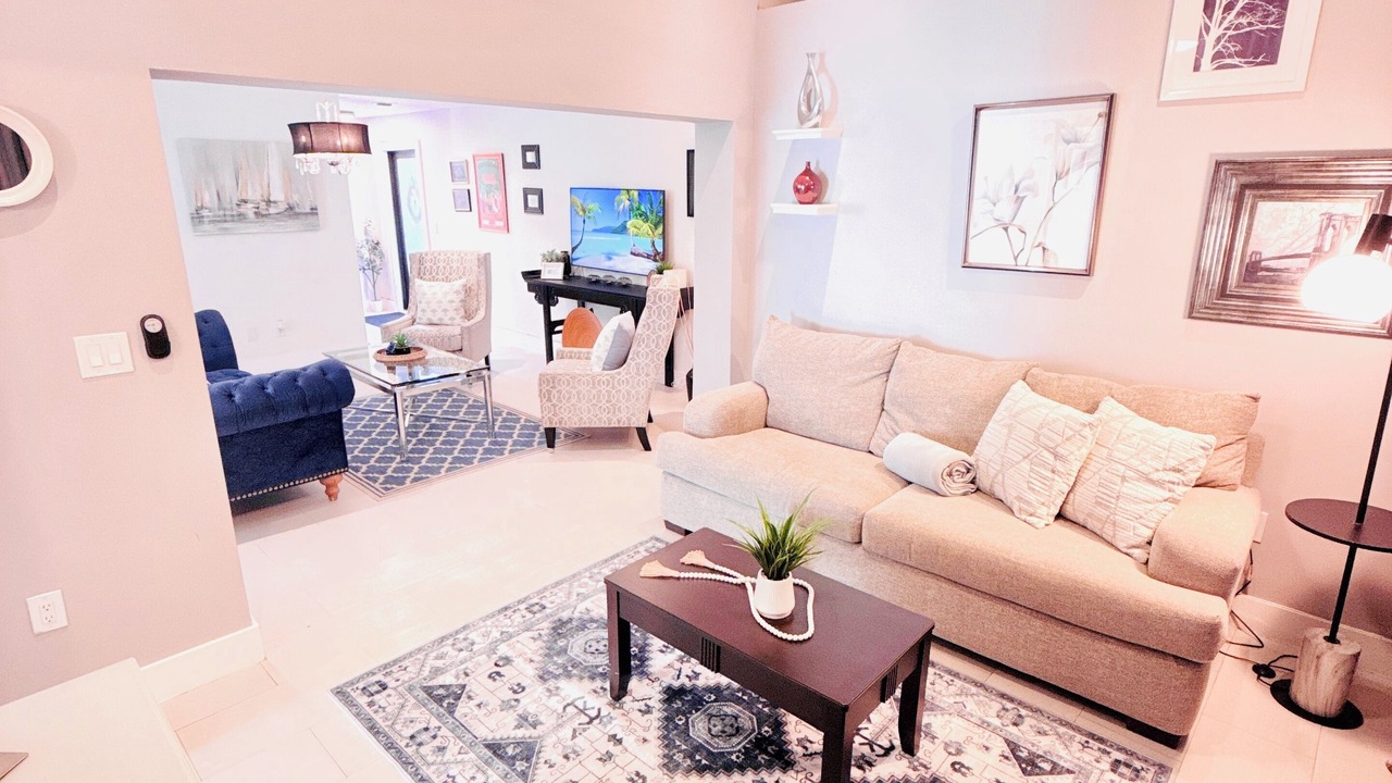 Photo of Bedroom in Coral Way