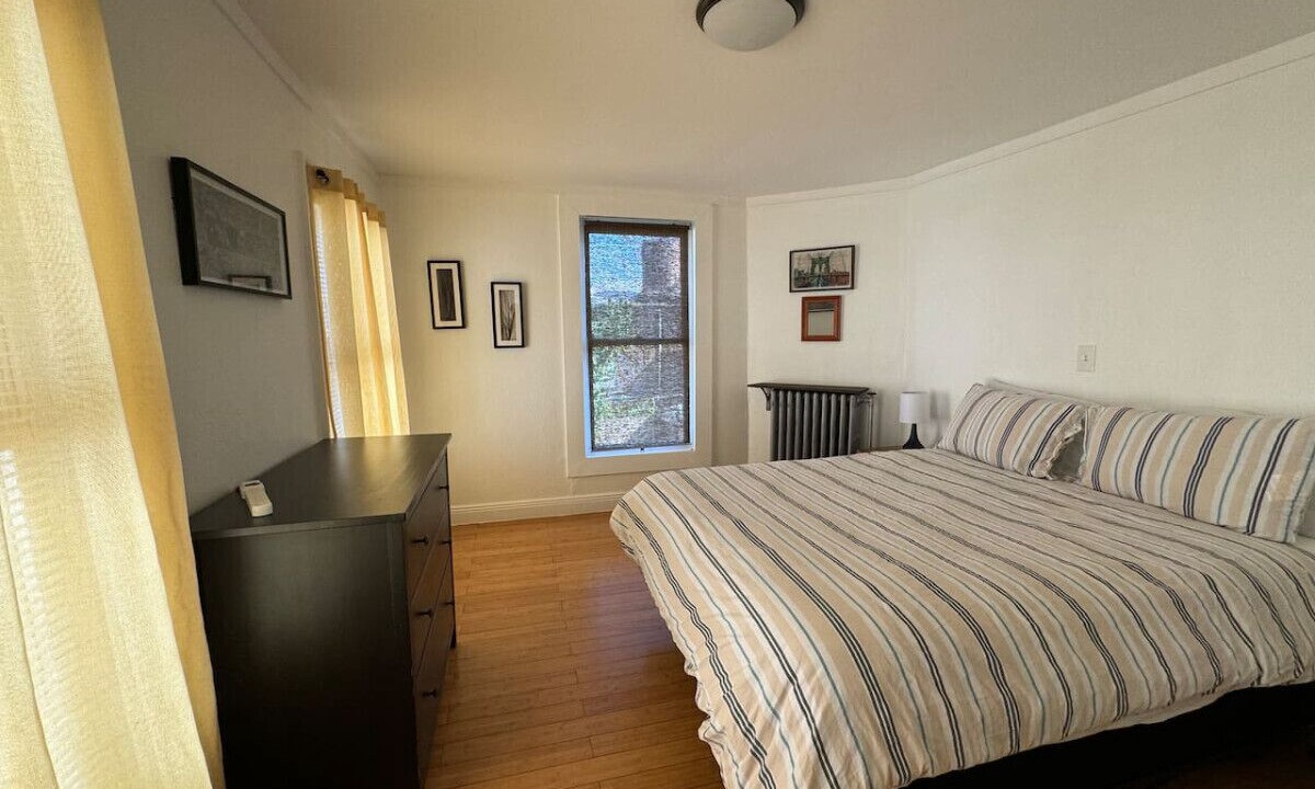 Photo of Bedroom in Communipaw