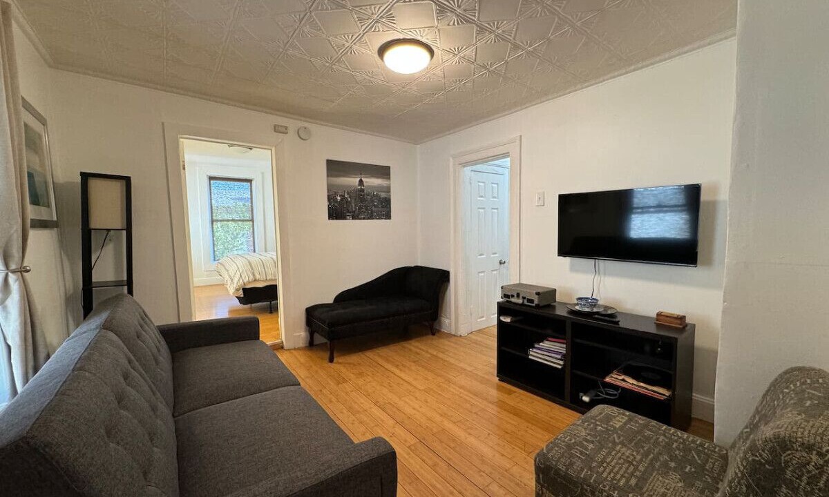 Photo of Livingroom in Communipaw