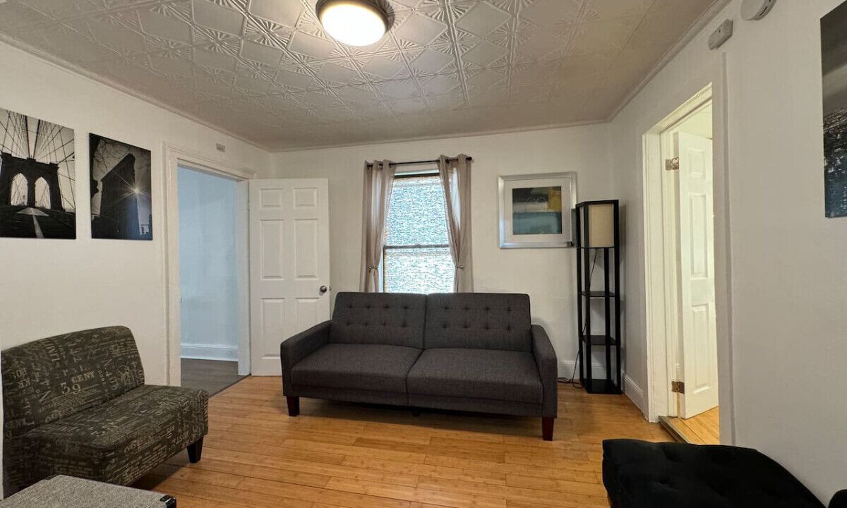 Photo of Livingroom in Communipaw