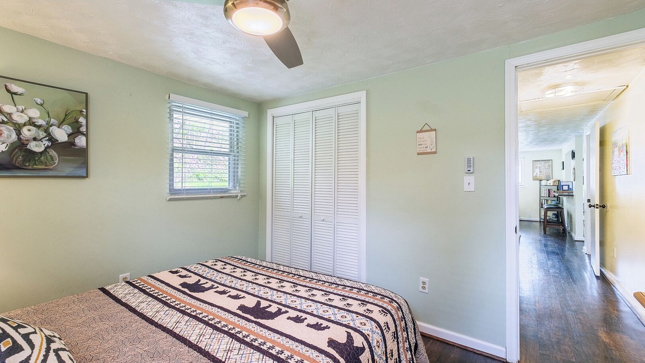 Photo of Bedroom in Eagle Rock