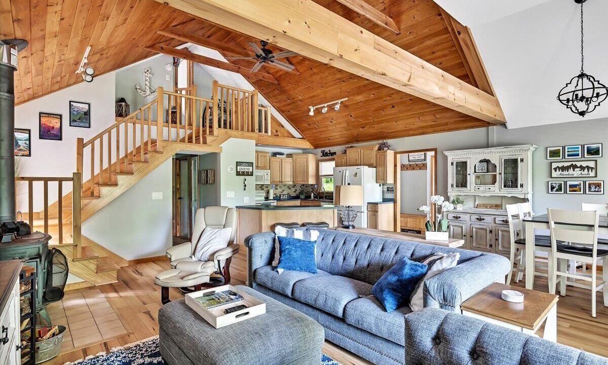 Photo of Livingroom in South Kortright