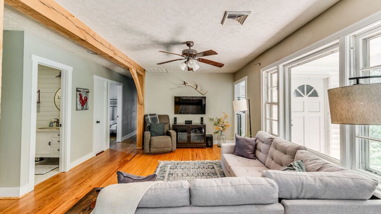 Photo of Livingroom in Bedford