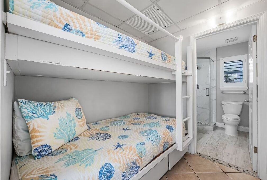 Photo of Bedroom in Crystal Shores