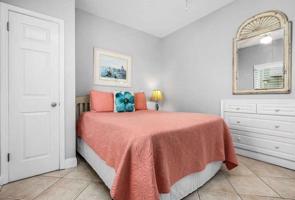 Photo of Bedroom in Crystal Shores