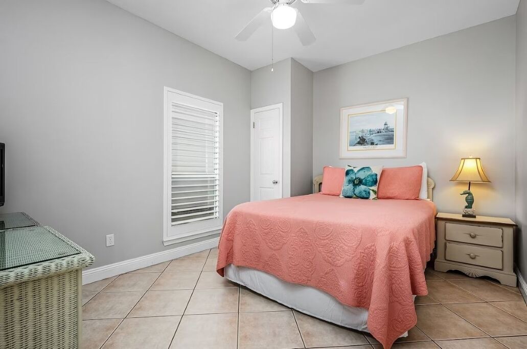 Photo of Bedroom in Crystal Shores