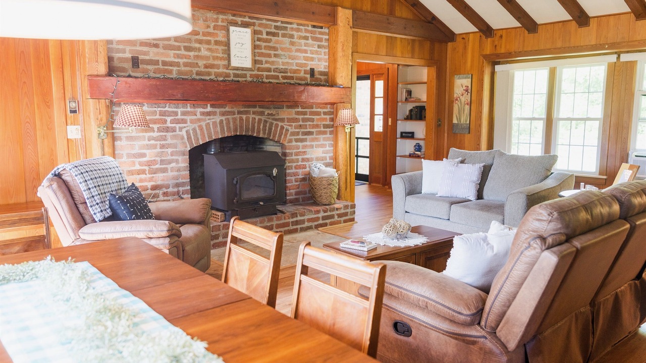 Photo of Livingroom in Goshen
