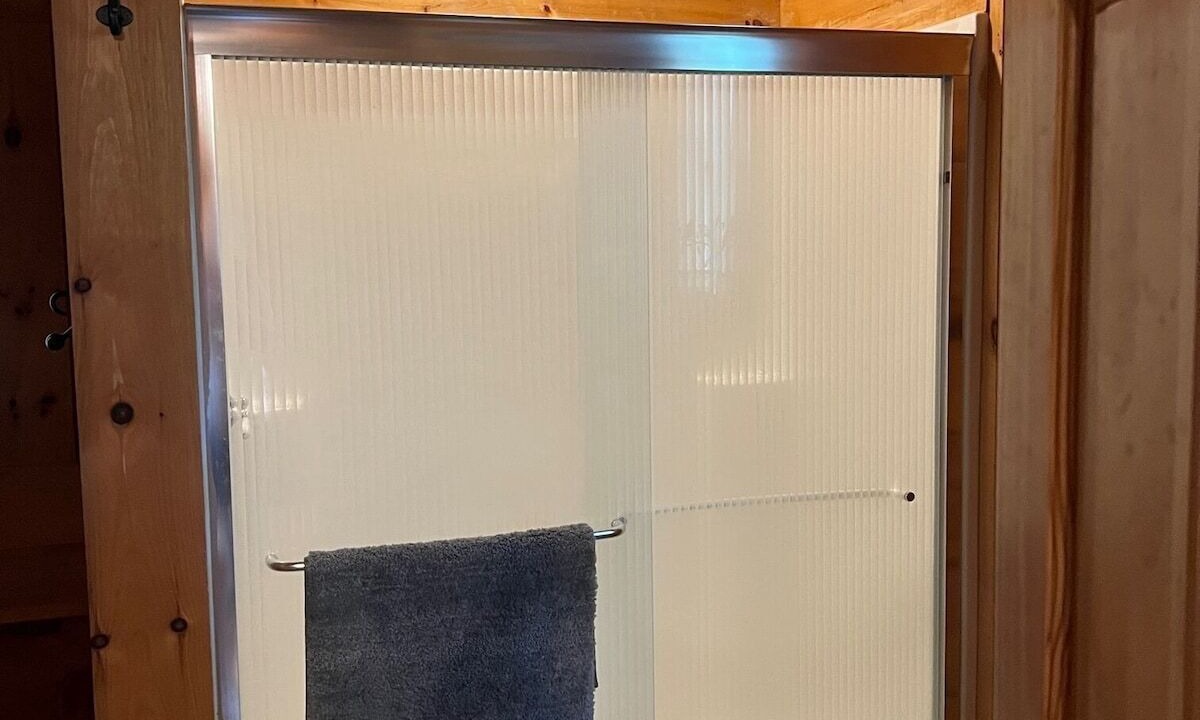 Photo of Bathroom in McGaheysville