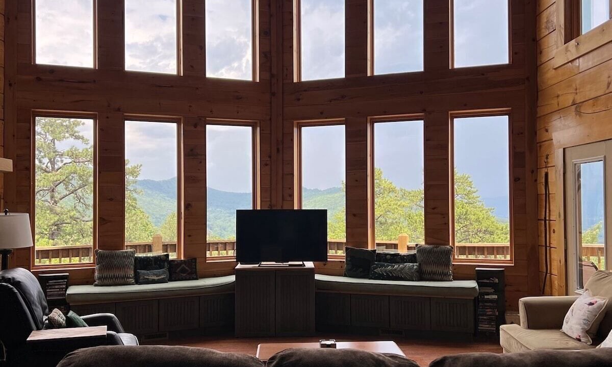 Photo of Livingroom in McGaheysville