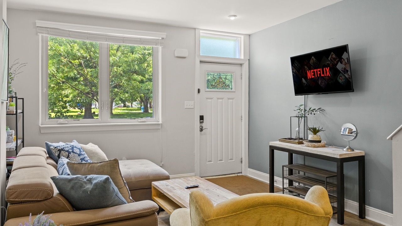 Photo of Livingroom in Queen Village