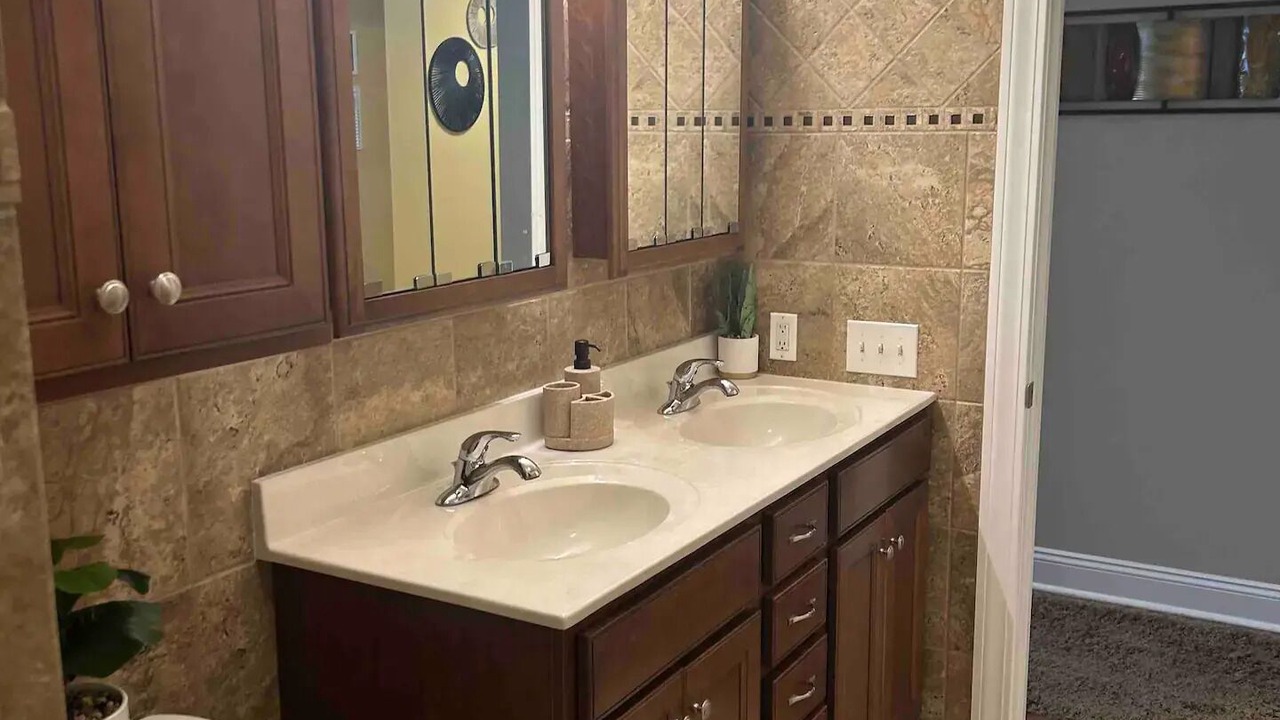 Photo of Bathroom in Lawrenceburg