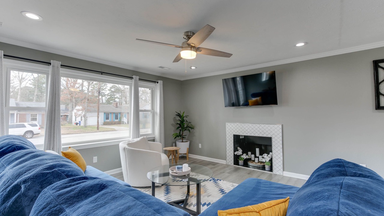 Photo of Livingroom in North Newport News