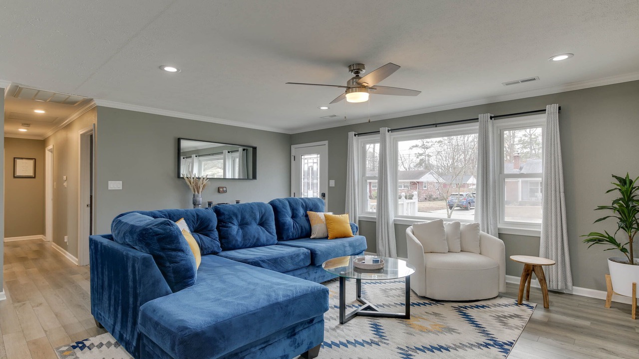 Photo of Livingroom in North Newport News