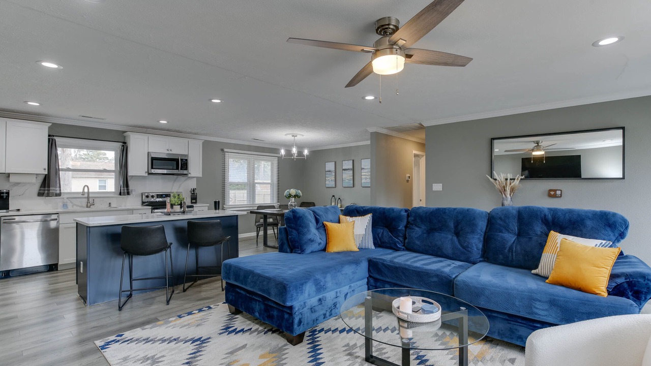 Photo of Livingroom in North Newport News