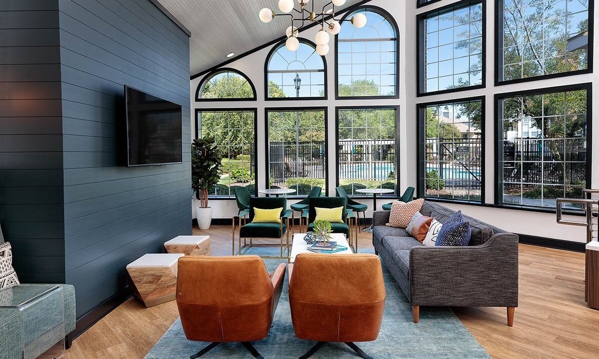Photo of Livingroom in Coliseum Central