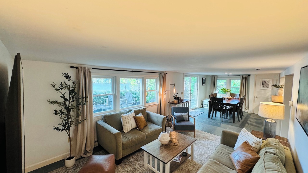 Photo of Livingroom in West Barnstable