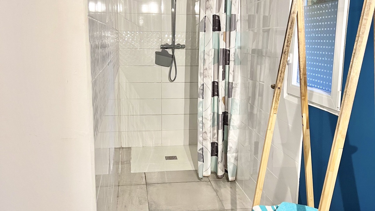 Photo of Bathroom in Credin
