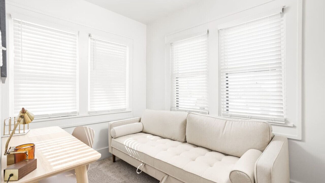 Photo of Livingroom in Holy Cross