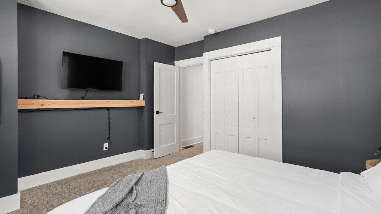 Photo of Bedroom in Holy Cross