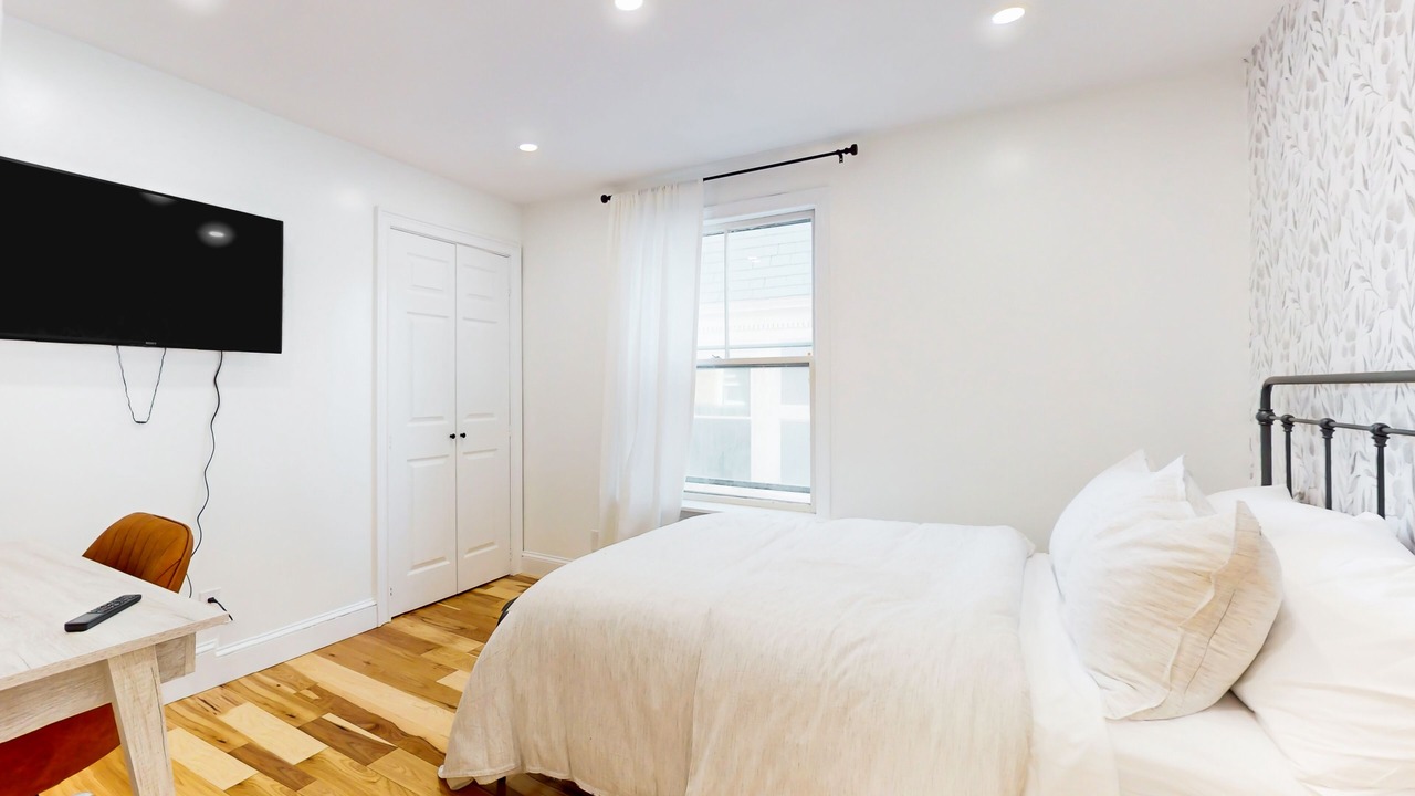 Photo of Bedroom in Everett